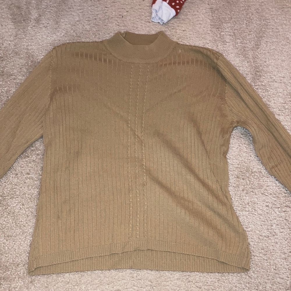 brown shirt